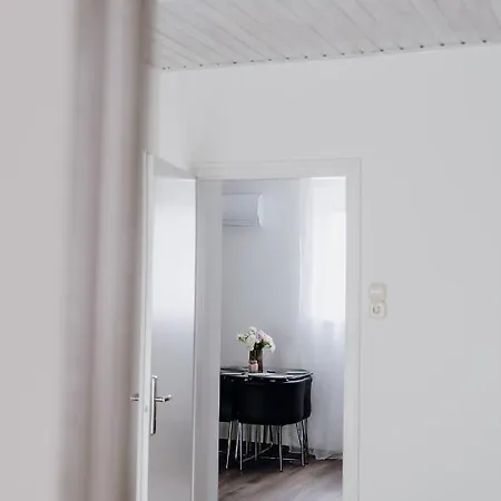Nyirfa Apartment *