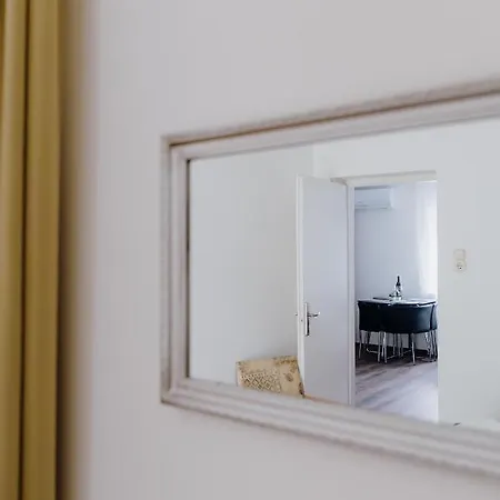 Nyirfa Apartament *