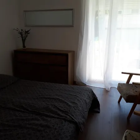 Nyirfa Apartament *