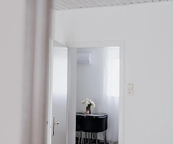 Nyírfa Apartman *