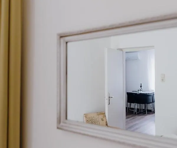 Nyírfa Apartman *